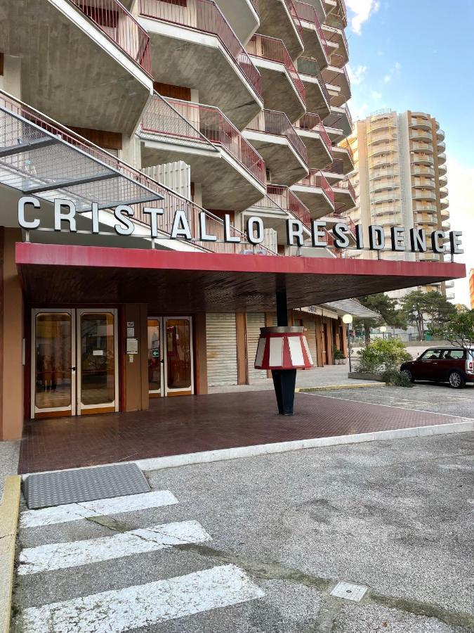 Residence Cristallo 4H Lignano Sabbiadoro Bagian luar foto