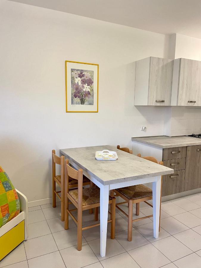 Residence Cristallo 4H Lignano Sabbiadoro Bagian luar foto