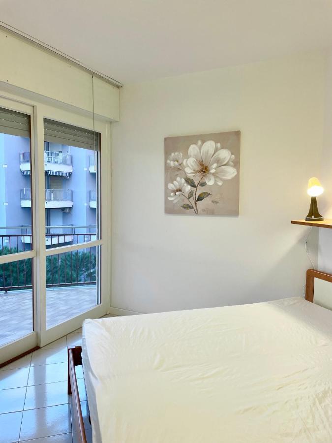 Residence Cristallo 4H Lignano Sabbiadoro Bagian luar foto