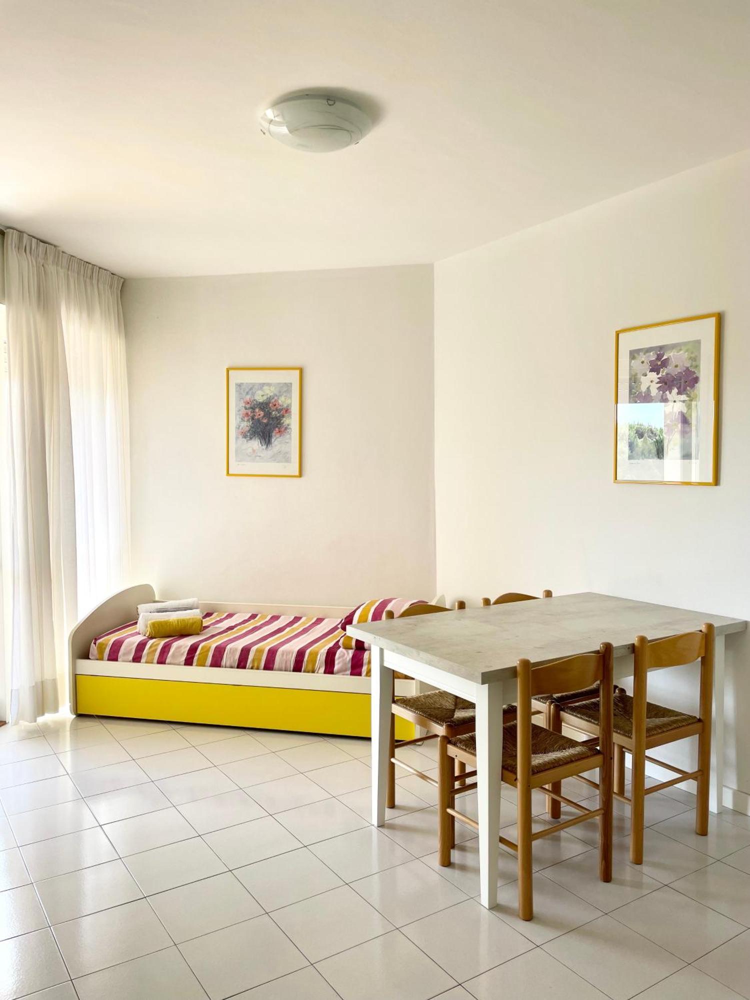 Residence Cristallo 4H Lignano Sabbiadoro Bagian luar foto